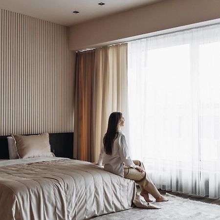 Garden Plaza Hotel Neresnytsya ภายนอก รูปภาพ
