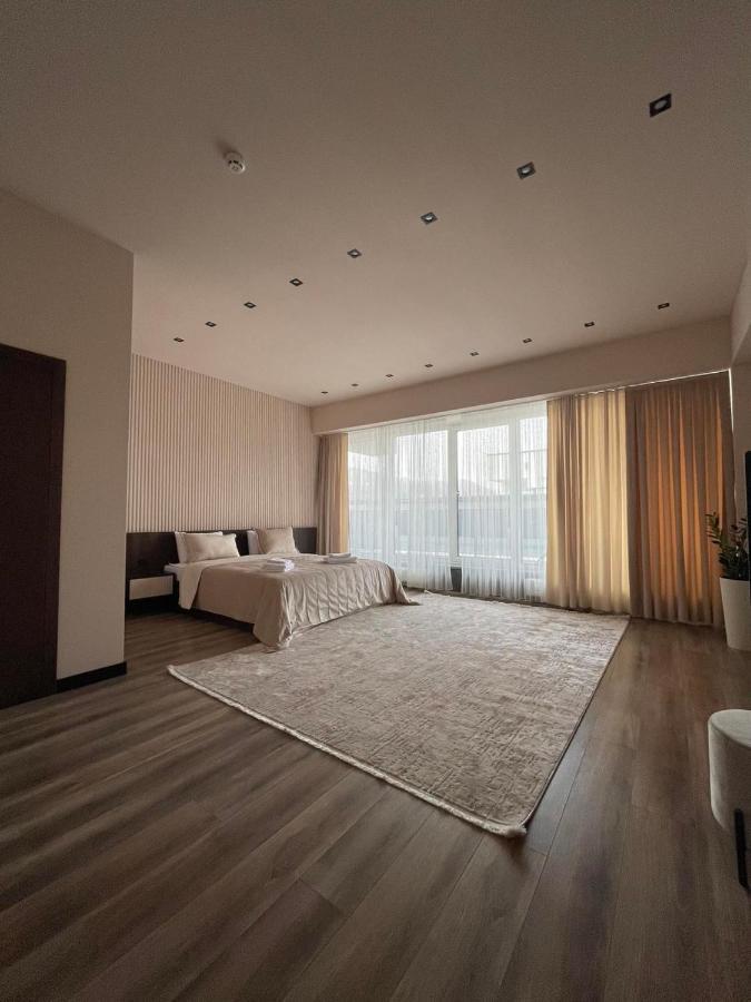 Garden Plaza Hotel Neresnytsya ภายนอก รูปภาพ
